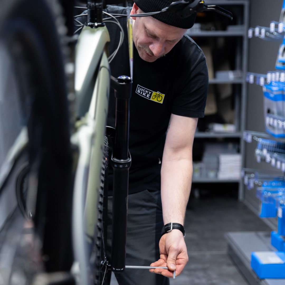 Lucky_Bike-Blog_Schnellspanner_vs_Steckachsen_Lucky_Bike_Werkstatt_Inbus