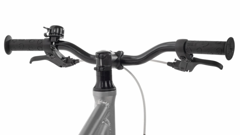 Kinderfahrradlenker mit Handbremsen, Fokus auf Bremsmechanismen, passend zu Diskussion über Rücktritt und Handbremsen.