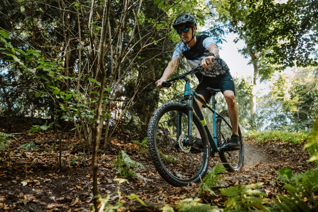 Verschiedene Mountainbike-Typen: Trail