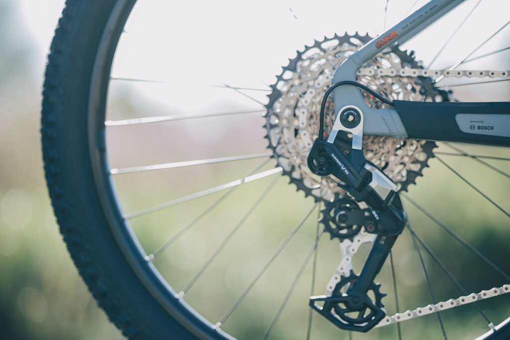 Detailansicht des Schaltwerks des Cube Reaction Hybrid 800 Race