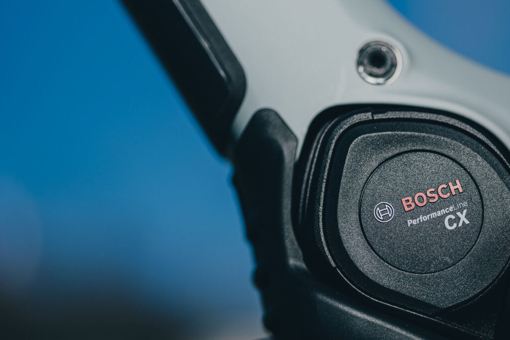 Nahaufnahme des Bosch PorformanceLine CX am Cube Reaction Hybeid 800 Race