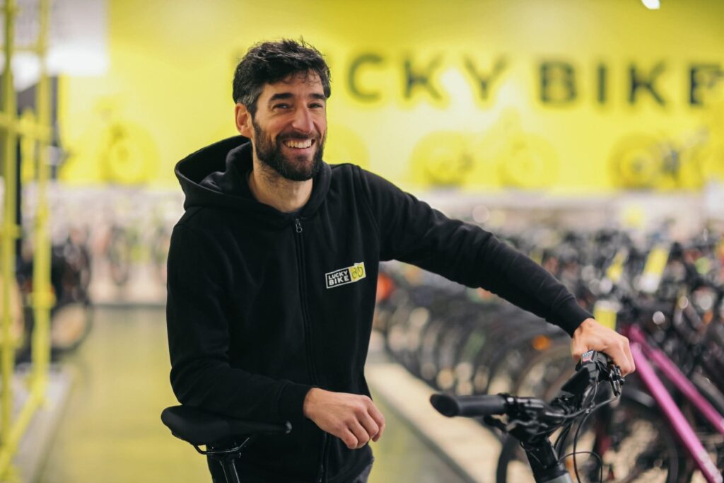 Sattel und Lenker richtig einstellen: So findest du eine bequeme und schmerzfreie Sitzposition auf deinem (E-)Bike