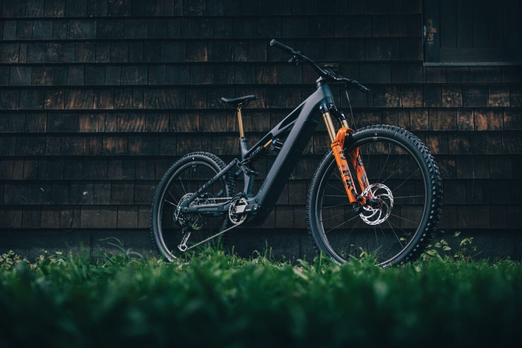 Seitenansicht des Cube Stereo One77 HPC SLT 800