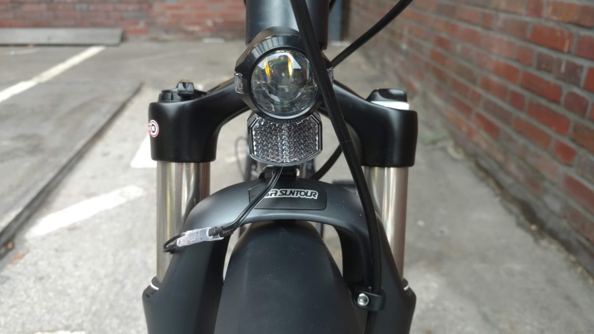 Lucky Bike Testbericht - Cube Kathmandu Pro 2019 - AXA LED Lichtanlage