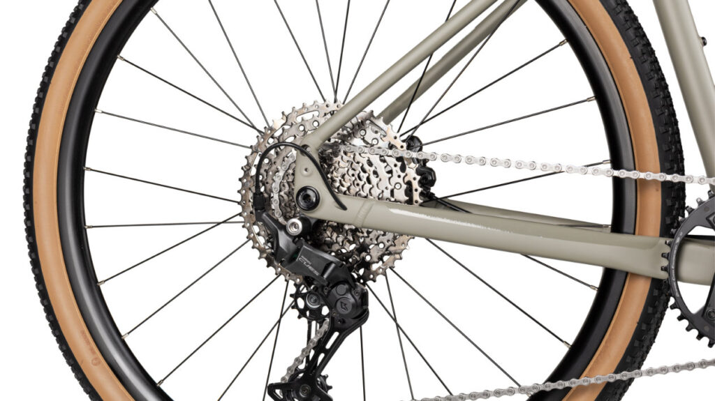 Detailansicht Hinterrad KTM Gravelator 25 cargo green matt black Gravelbike Modell 2026