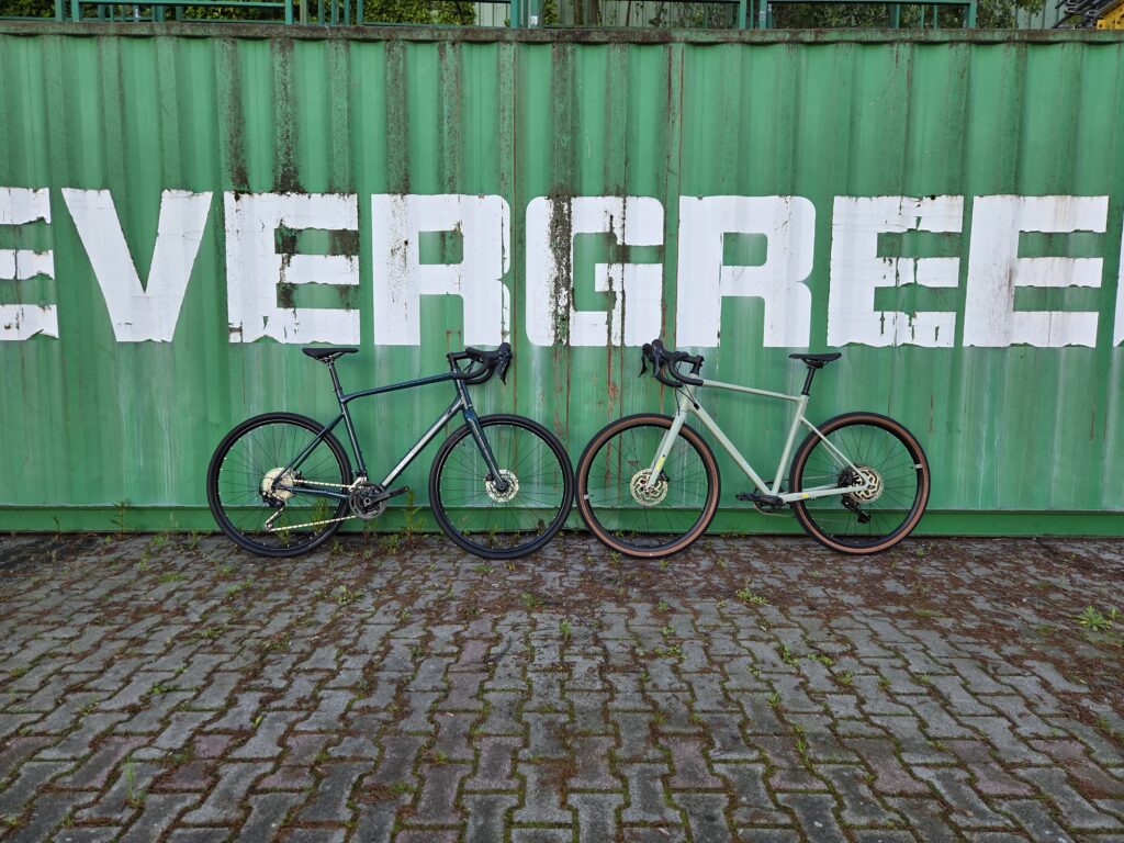 Gravelbike-Vergleich: Axess Creed versus Cube Nuroad